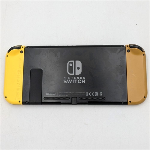 Nintendo Switch - Lets Go Pikachu Edition - Konsol - 2017 Model - SNR XAJ10036984762 (B Grade) (Genbrug)